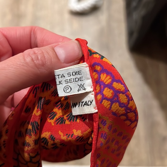 Christian Dior 100% Silk Scarf. Made in Italy - Picture 6 of 6